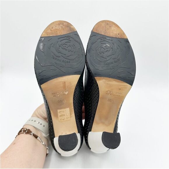 Taryn Rose Creamy Napa Mesh‎ Open Toe Spectator Heels Sz US 8 EUR 38.5 Narrow - Picture 10 of 15